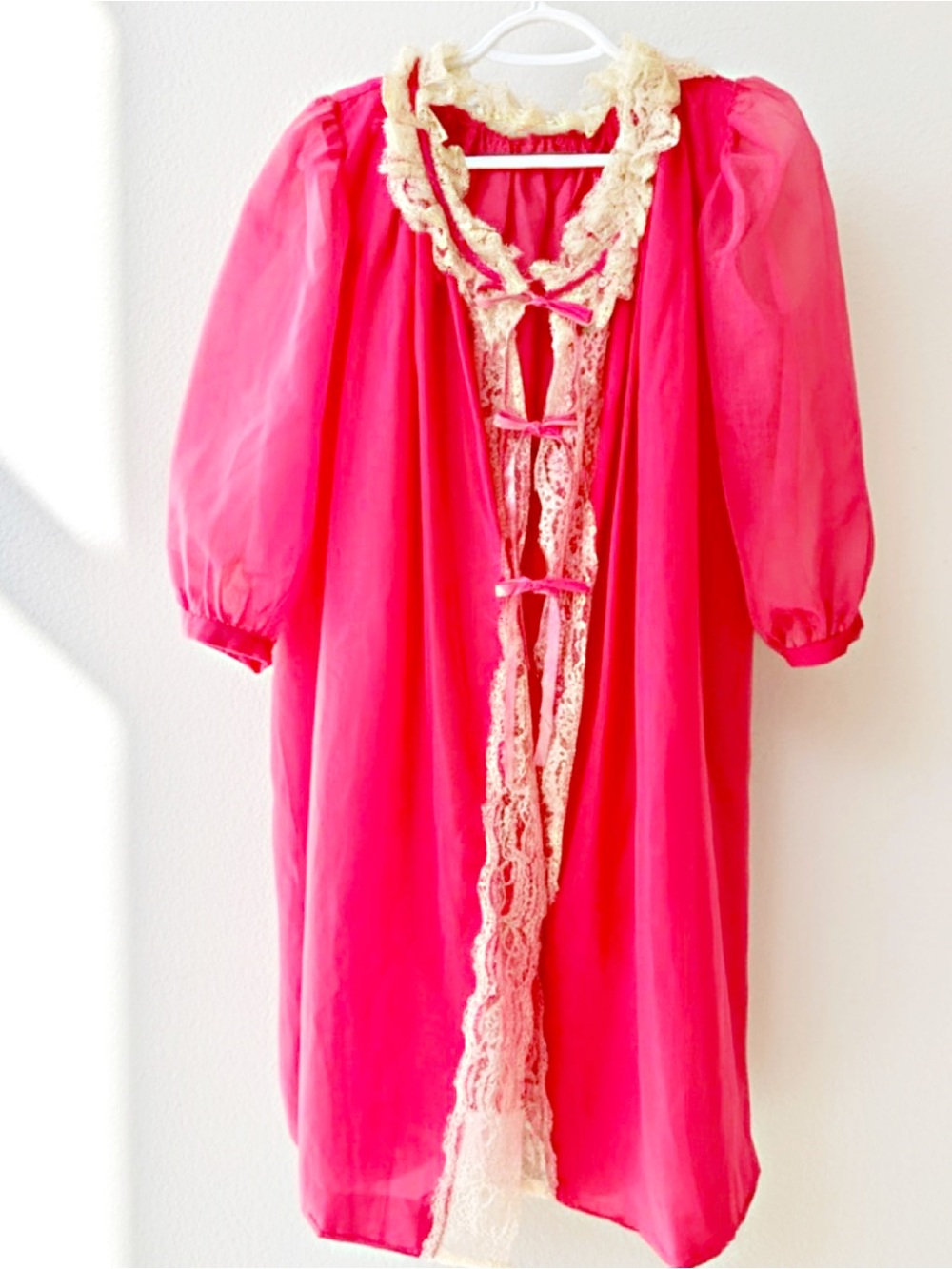 Rare 1950’s Pink Peignoir Heavy Lace Trim Robe Size Small